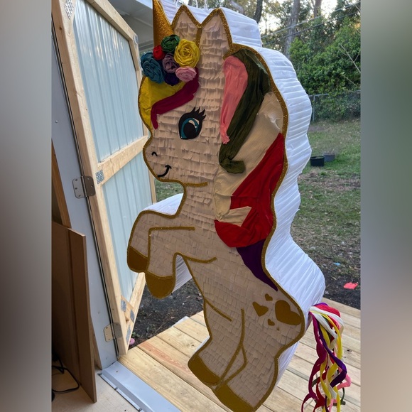 Unicorn 🦄 PIÑATA - Picture 3 of 4